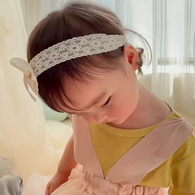 Băng đô ren nơ trắng kem xinh xắn cho bé gái