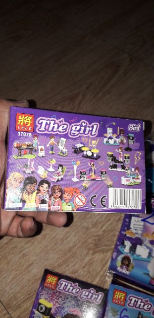 Lắp ráp 1 hộp TheGirles Ban nhạc 37078 có nhiều chi tiết bằng nhựa