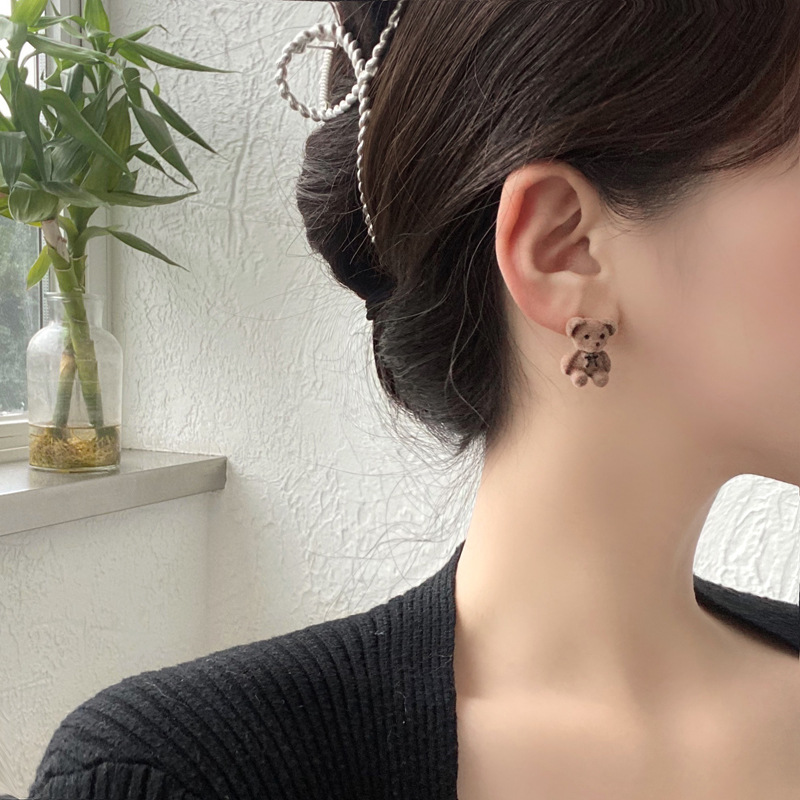 Bông tai xỏ hình gấu đính nơ hình gấu nhỏ dễ thương tối giản cho nữ dự tiệc