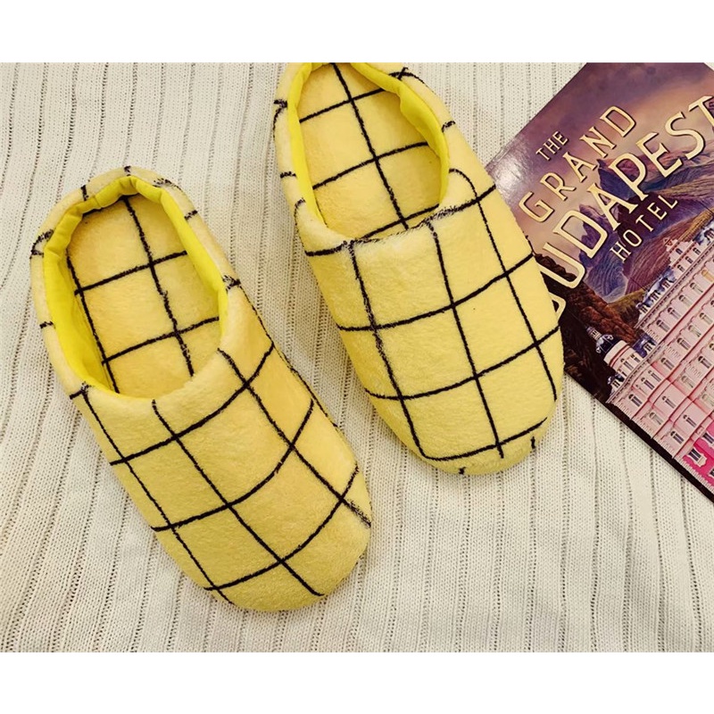 Dép Bông Đi Trong Nhà Chống Trượt Hình Cậu Bé Bút Chì Shin Dễ Thương