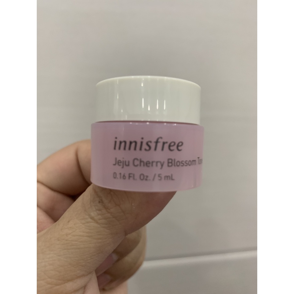 Kem dưỡng ẩm sáng da innisfree Cherry Blossom Tone Up Cream 5ml
