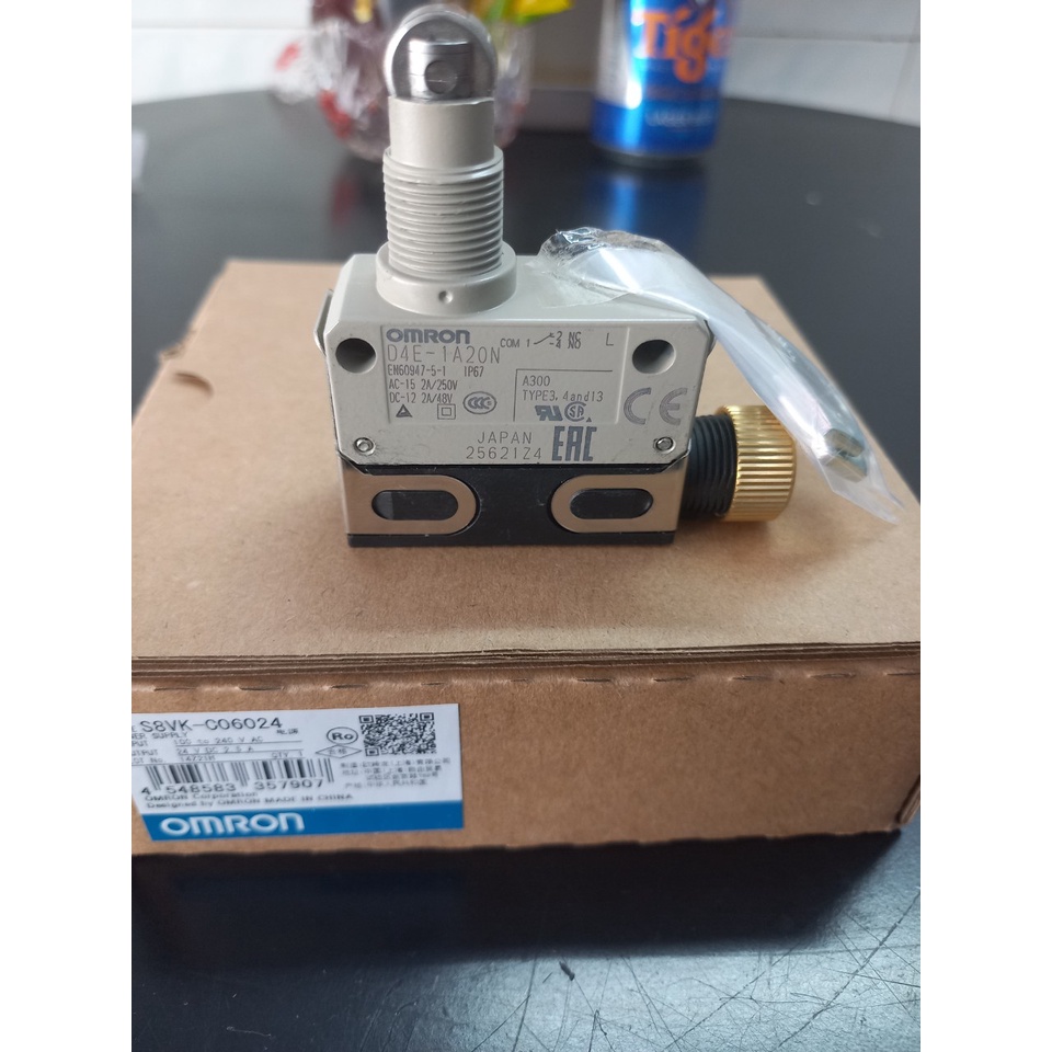 Công tắc hành trình D4E-1A20N