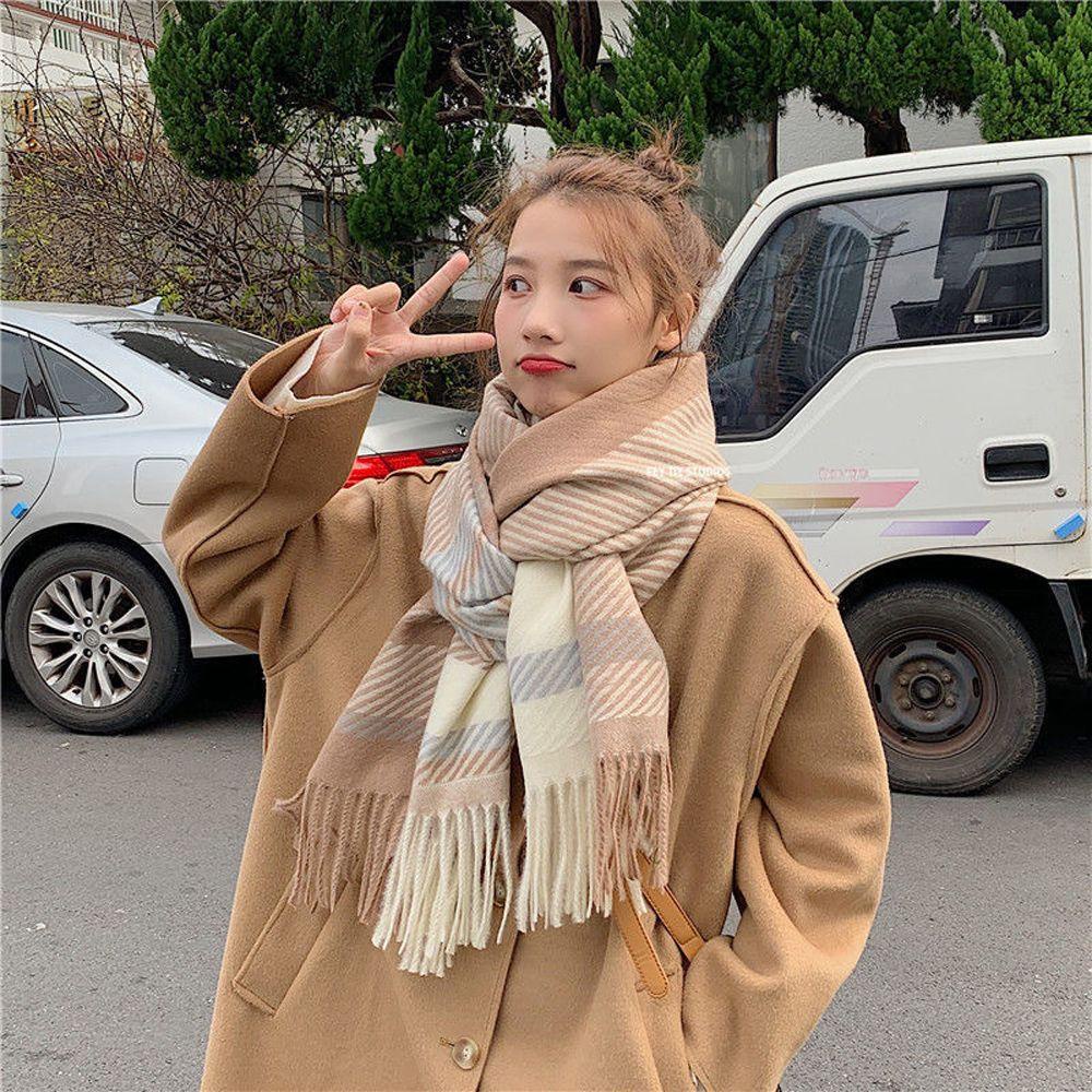 Khăn Choàng Cổ Dày Dặn Chống Gió In Họa Tiết Caro Phối Tua Rua Thời Trang Thu Đông Cho Nữ