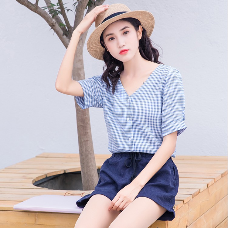 Áo nữ kẻ nhỏ cổ V trẻ trung sm190
