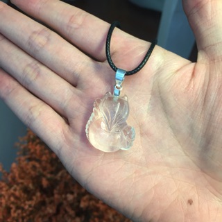 Hồ ly thạch anh trắng móc bạc kèm dây cổ