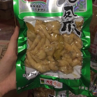 Sỉ 1 thùng chân gà yuyu xanh loại 210g có 35 gói