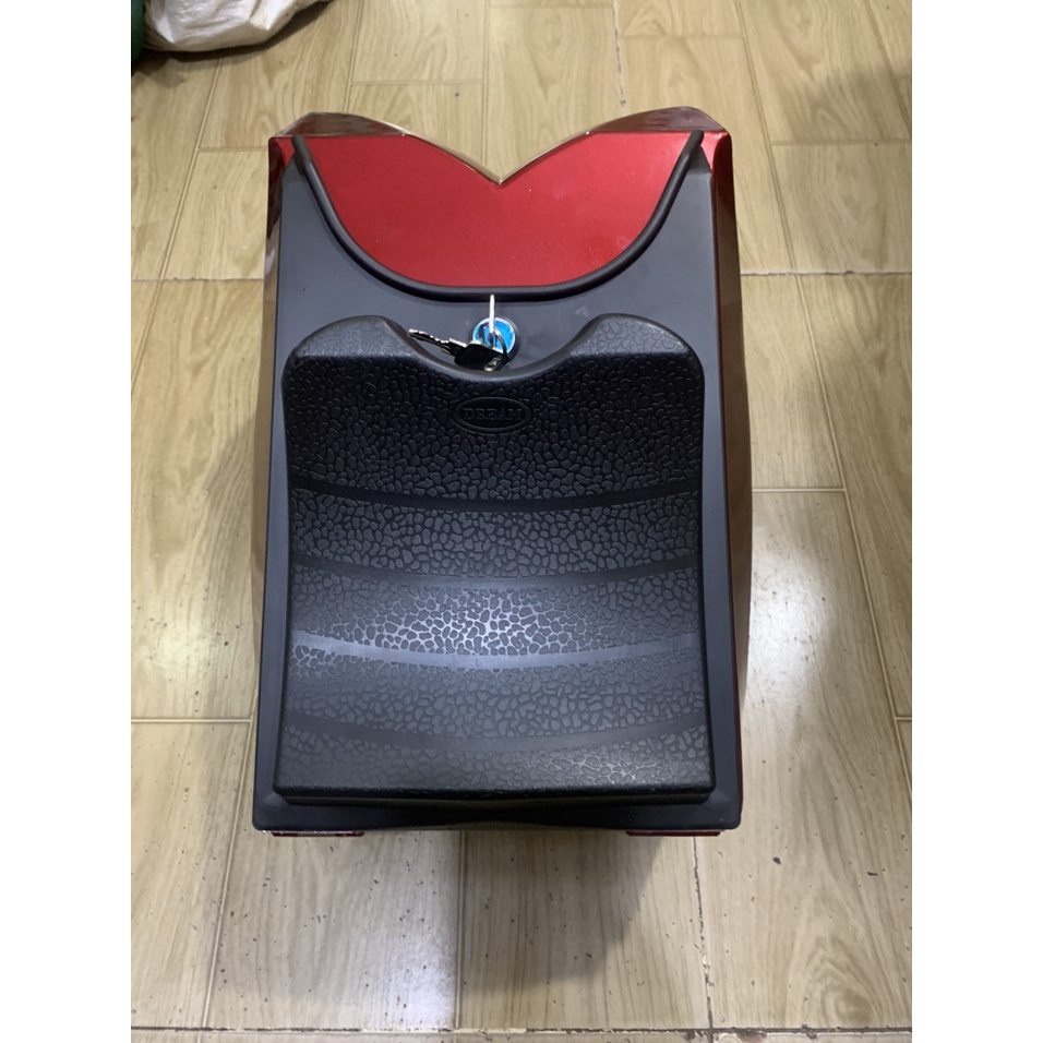 Thùng giữa xe DREAM màu đỏ