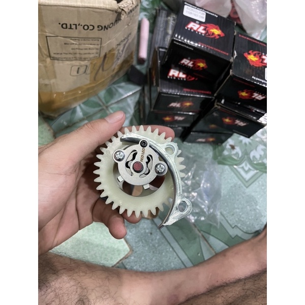 Bánh Bơm nhớt Redleo Lớn exciter150