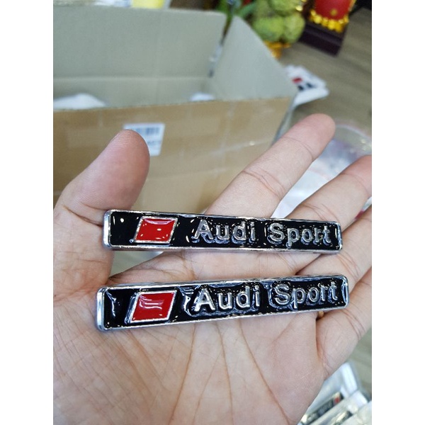 Tem dán 2 bên hong xe TRD SPORT