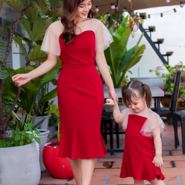 Đỏ Đuôi Tôm Mẹ Bé