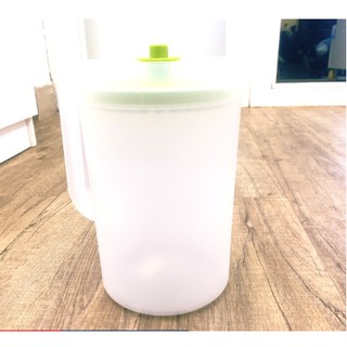 Bình nước Tupperware Pitcher 2L