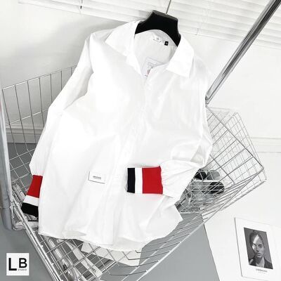 Áo sơ mi trắng viền phối màu đỏ đen bo tay cá tính