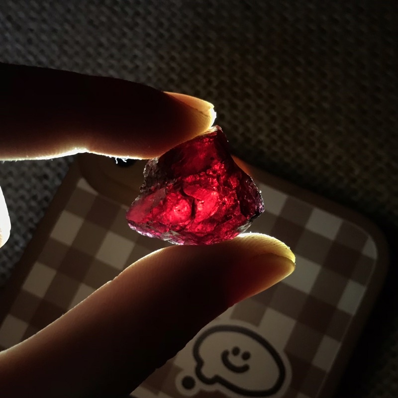 Đá phong thuỷ Garnet Ngoc Hong Lựu size to sưu tầm, trang trí,...