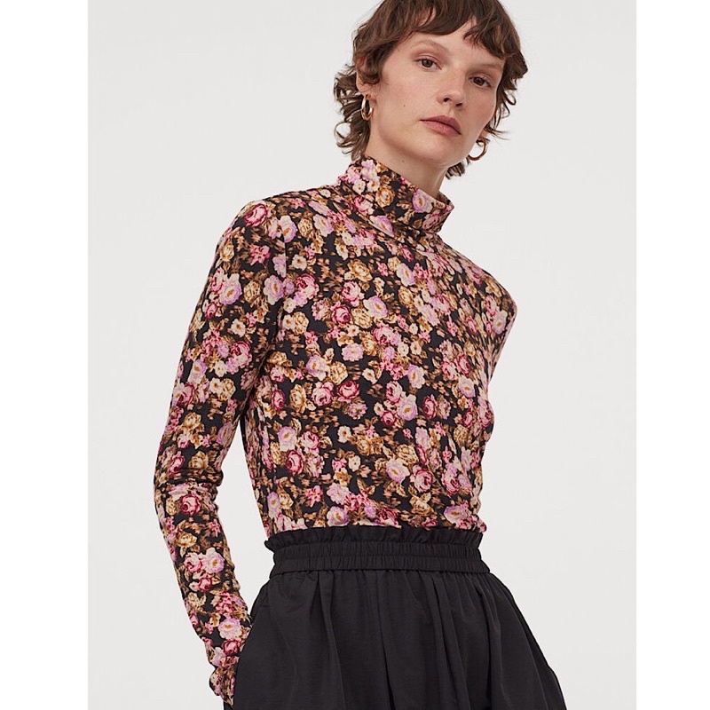 Áo Cổ Lọ hoạ tiết H&M Size S