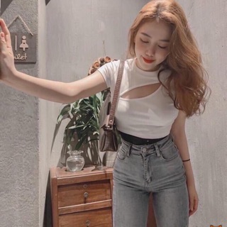 Áo kiểu khoét ngực chéo croptop