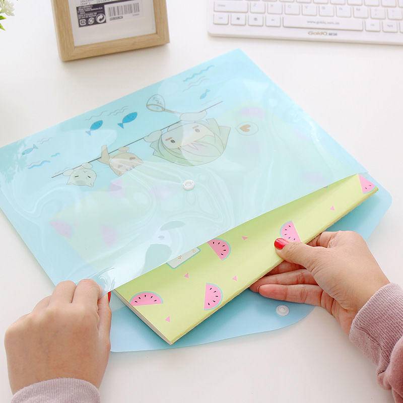⭐ iLado ⭐ Túi đựng tài liệu túi đựng bút Nút Khóa Gài Bìa đựng tài liệu trong suốt Hoạt Hình túi đựng tài liệu a4 file Hộp đựng storage dễ thương cute đồ dùng học tập học sinh Chống ẩm và chống bụi