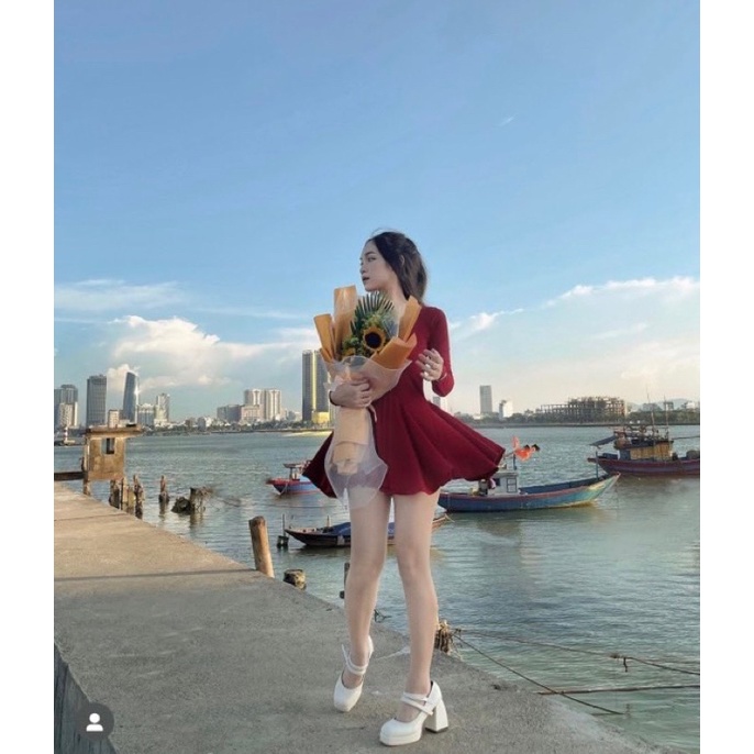 ĐẦM BODY TAY DÀI CÀI NÚT XOÈ NHẸ HAI MÀU
