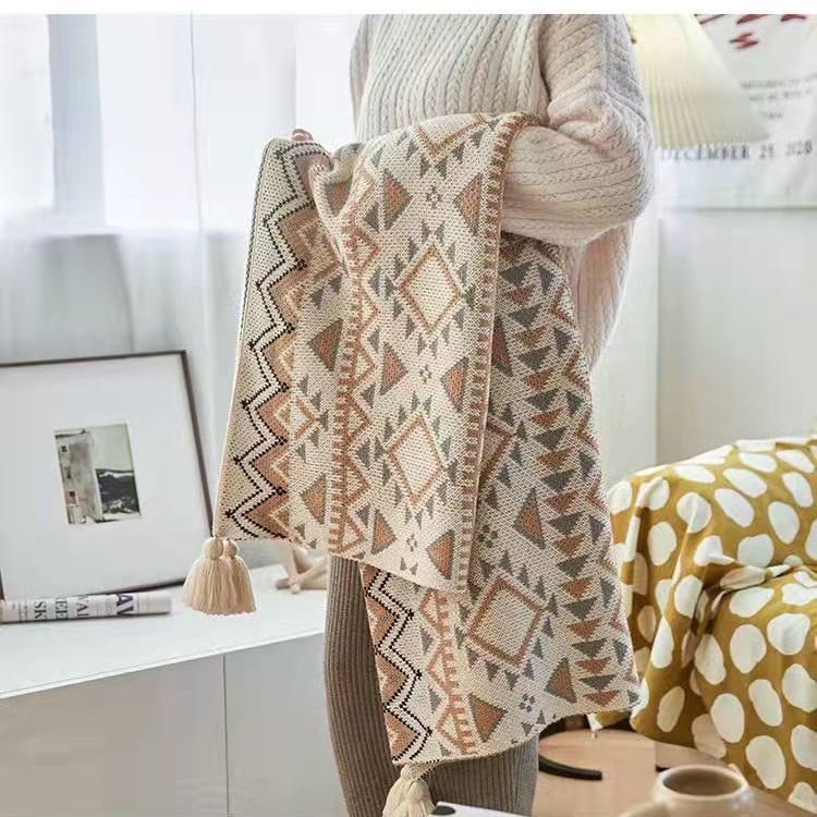 Chăn Len Dệt Kim Phối Tua Rua Phong Cách Boho