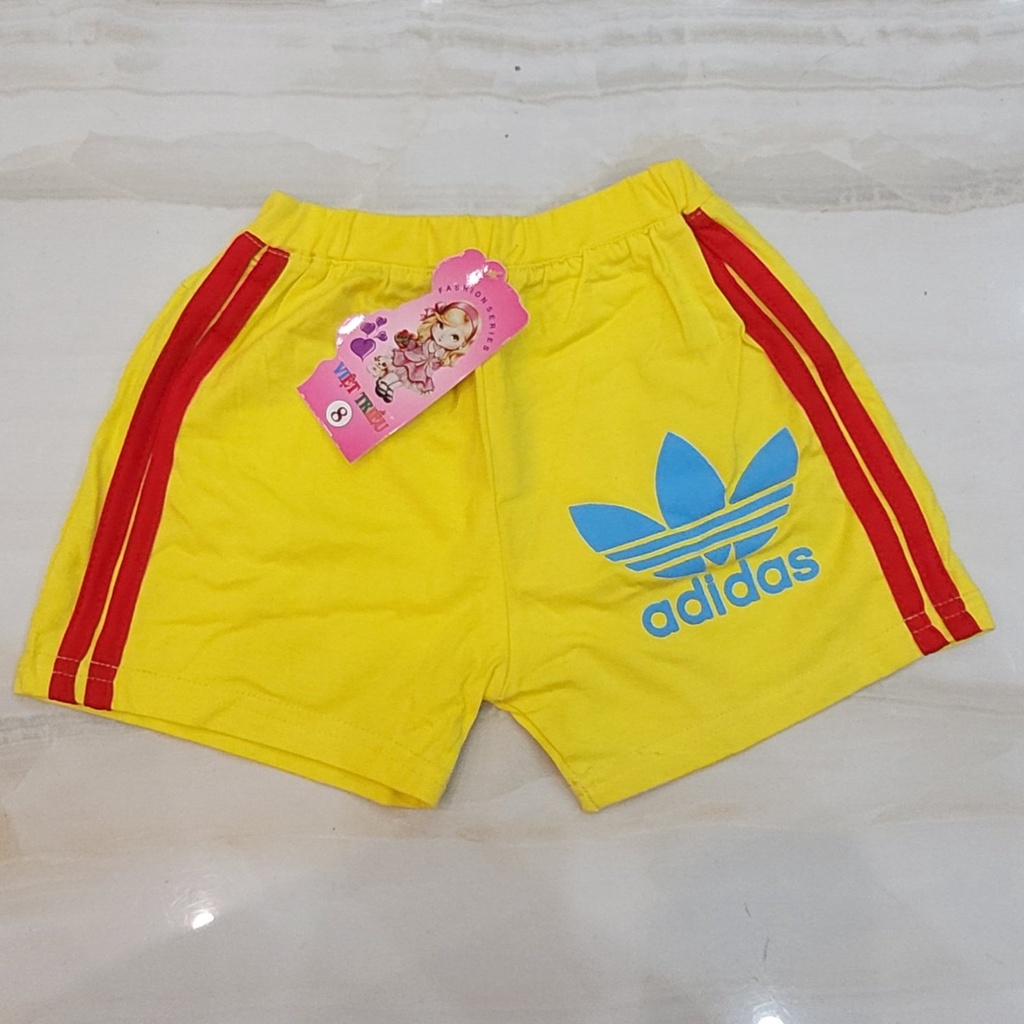 Quần đùi dáng thể thao adidas phối viền hai bên cho bé trai cực đẹp (10-16kg)