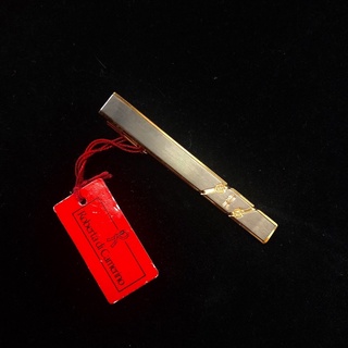 Kẹp cài áo hiệu vintage