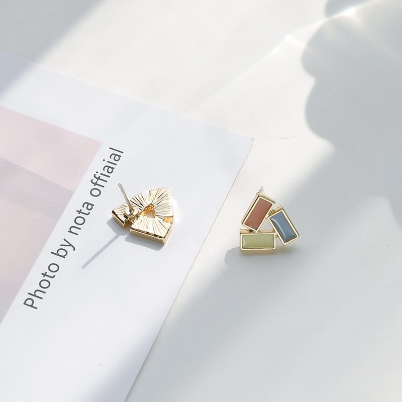 Korean Tremella Rivets Dongdaemun New Fashion Simple Candy Color Geometric Triangle Stud Earrings Ear Clip