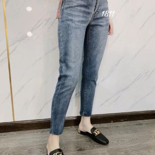Quần Jean dáng baggy