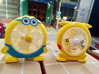 Quạt mini hình thú.