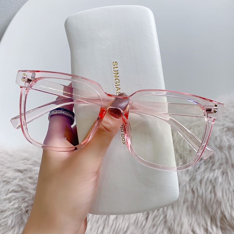 Kính mắt chống ánh sáng xanh sử dụng tiện lợi khi ngồi máy tính lâu thời trang