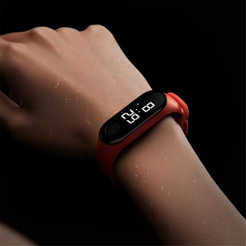 Đồng hồ đeo tay kỹ thuật số chống nước có đèn LED dễ thương cho trẻ em