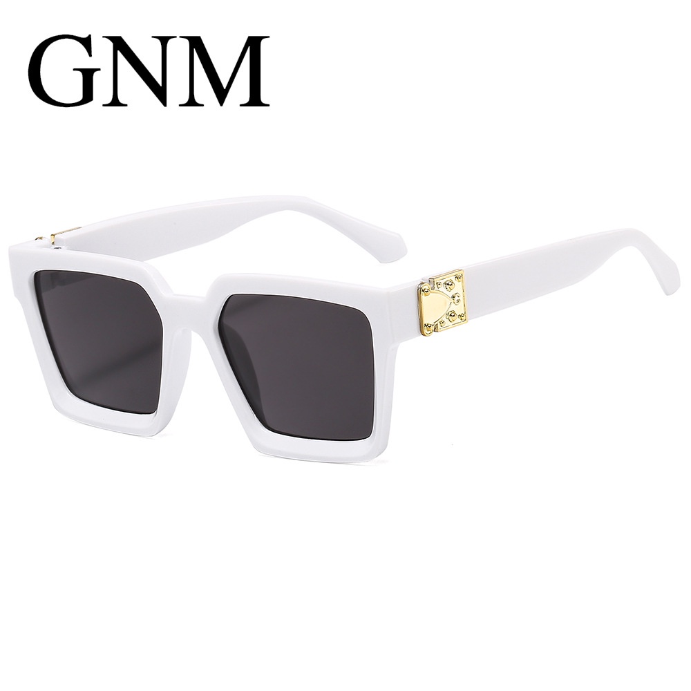 Mắt kính râm mát nam nữ chữ V gọng kính vuông màu trắng thời trang đẹp cá tính, đi biển, chụp ảnh kỷ yếu iLita hottrend