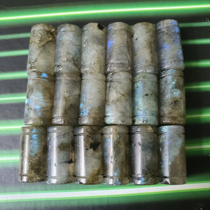 Lu thống xà cừ ánh xanh