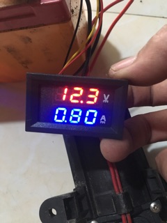 Đồng hồ đo điện 10 A led 2 màu