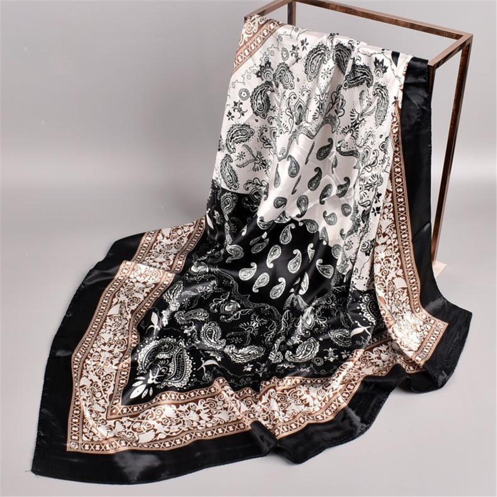 1 Khăn Choàng Cổ Vải Satin Hai Màu In Hình Lisa Cỡ 90x90cm Cho Nữ