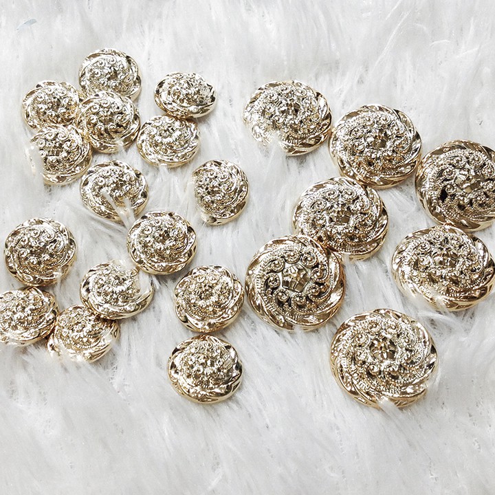 Nút áo hoa vàng cúc dạ đính kết trang phục siêu đẹp