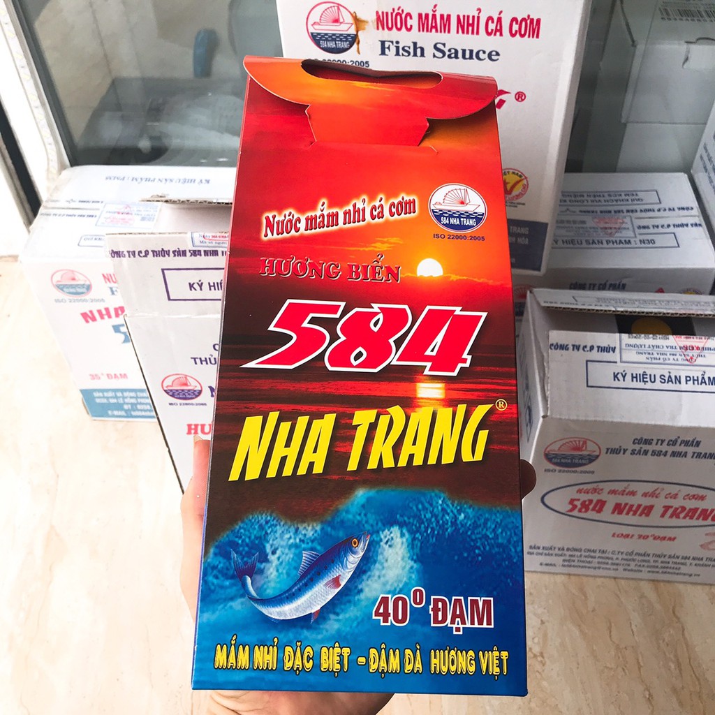 [Mã GROSALE2703 giảm 8% đơn 250K] nước mắm nhỉ cá cơm nguyên chất từ 25 đến 40 độ đạm 584 nha trang 2 chai 1lit