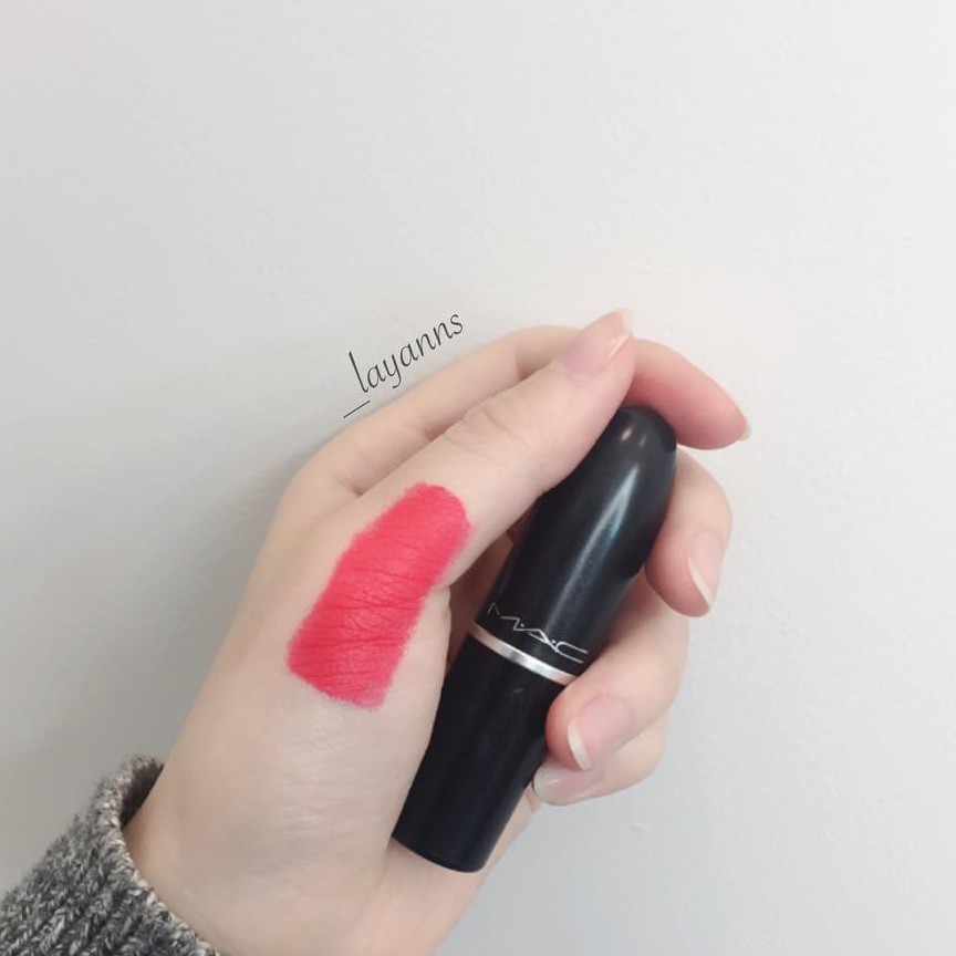 Son Mac màu Relentlessly Red Auth