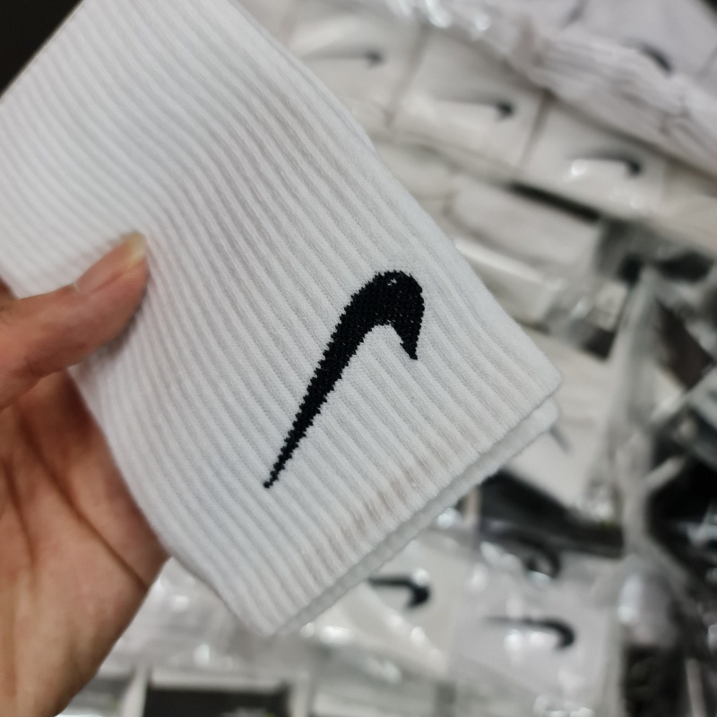 Tất Nike Đen - Trắng Cổ Cao Nam Nữ
