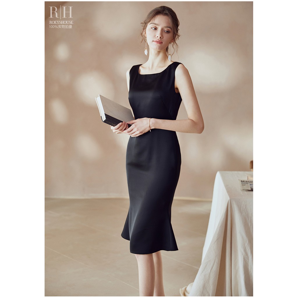 Đầm xòe tulip đen cổ vuông sát nách công sở