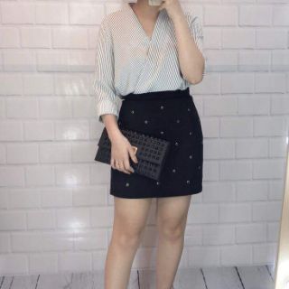 ÁO SƠMI CỔ V VẠT CHỒNG