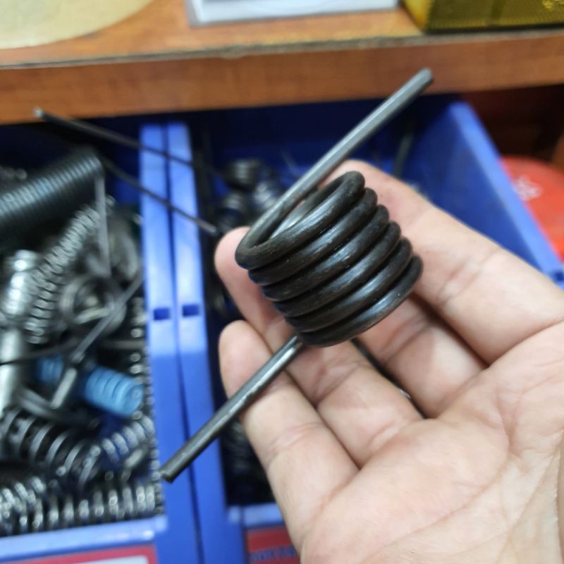 Lò xo bật đường kính trong 25mm, sợi thép 4.5mm