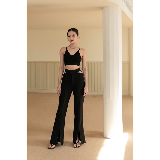 Quần khoét eo xẻ tà