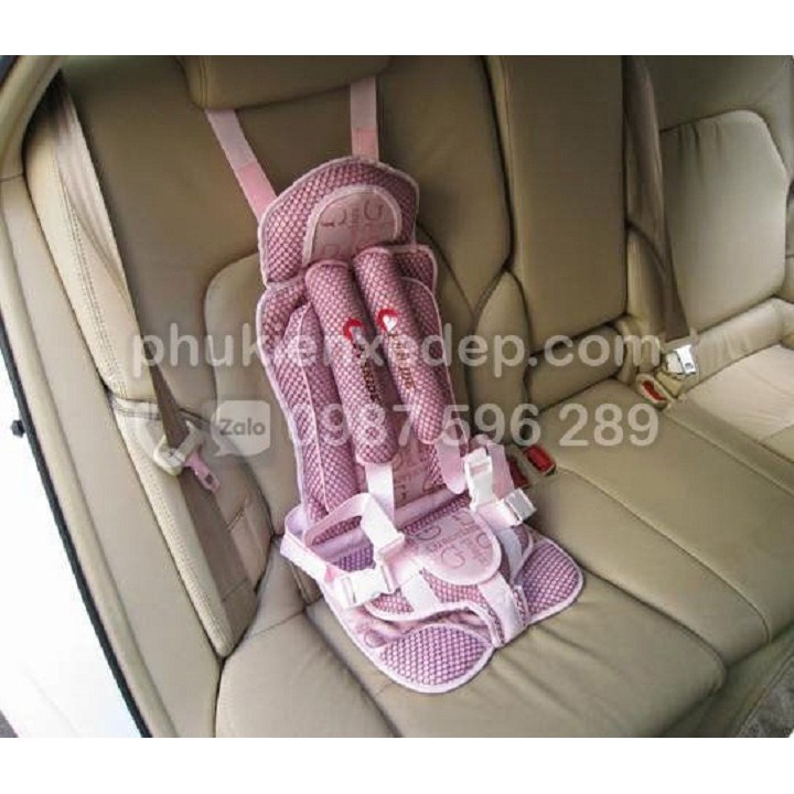 Đai ngồi ô tô cho bé - Ghế ngồi cho trẻ trên xe hơi
