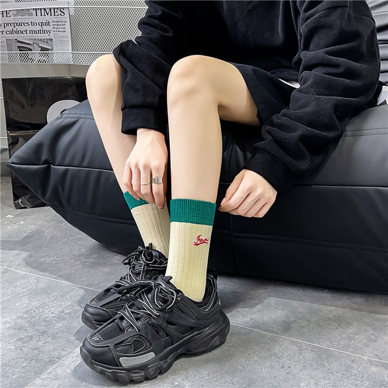 Vớ Ống Màu Đỏ Thêu Họa Tiết Sọc Thời Trang Mùa Thu Hàng Mới Dành Cho Bạn Nữ