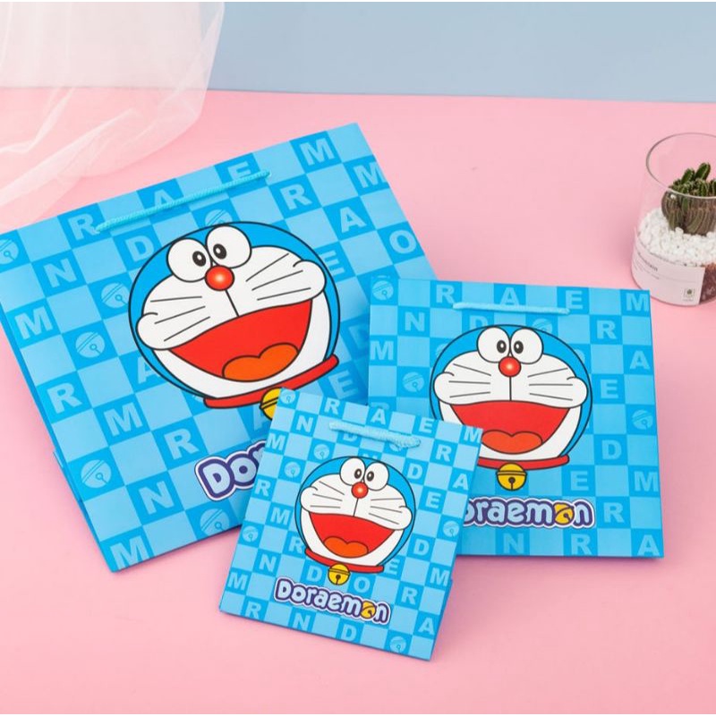 TÚI GIẤY QUÀ TẶNG DORAEMON DỄ THƯƠNG, nhiều kích thước
