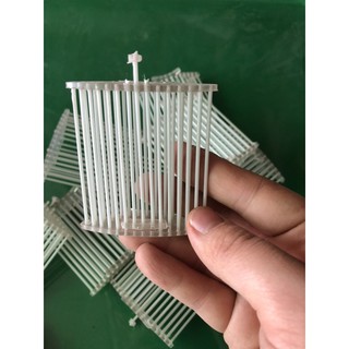 giỏ đựng dế cho chim