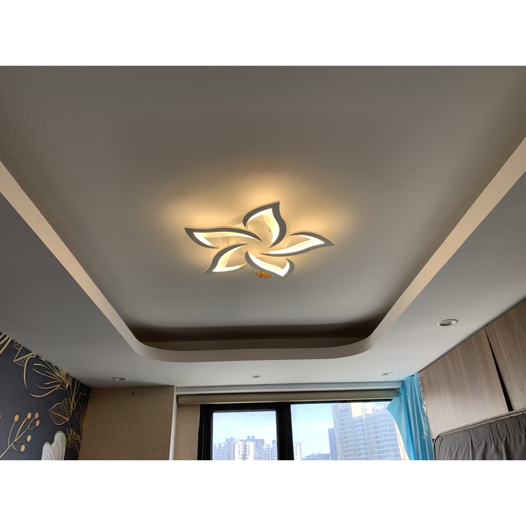 Đèn led ốp trần , đèn ốp trần trang trí phòng khách cánh hoa,3 chế độ sáng kèm điều khiển từ xa,bảo hành 1 năm
