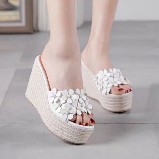 (ORDER) Dép và sandals đế xuồng cói đính hoa cúc 12 cm, hàng cao cấp