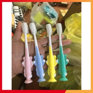 Set 4 bàn chải cho bé