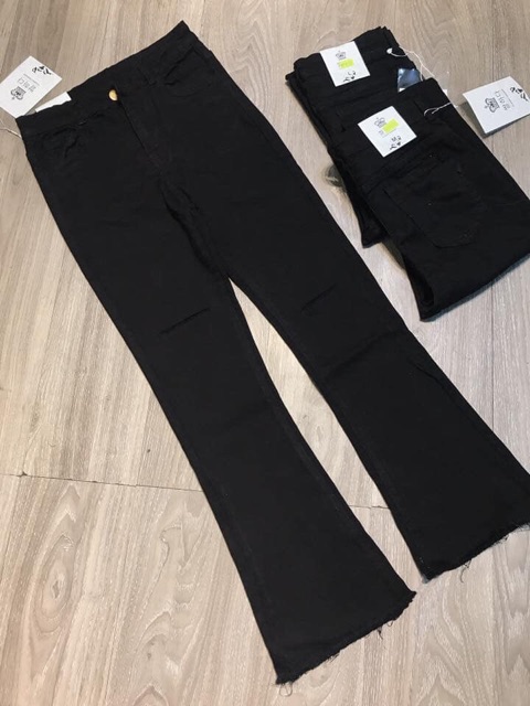 Quần jeans vẩy xẻ đùi