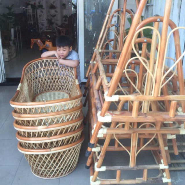 Nôi mây đung đưa